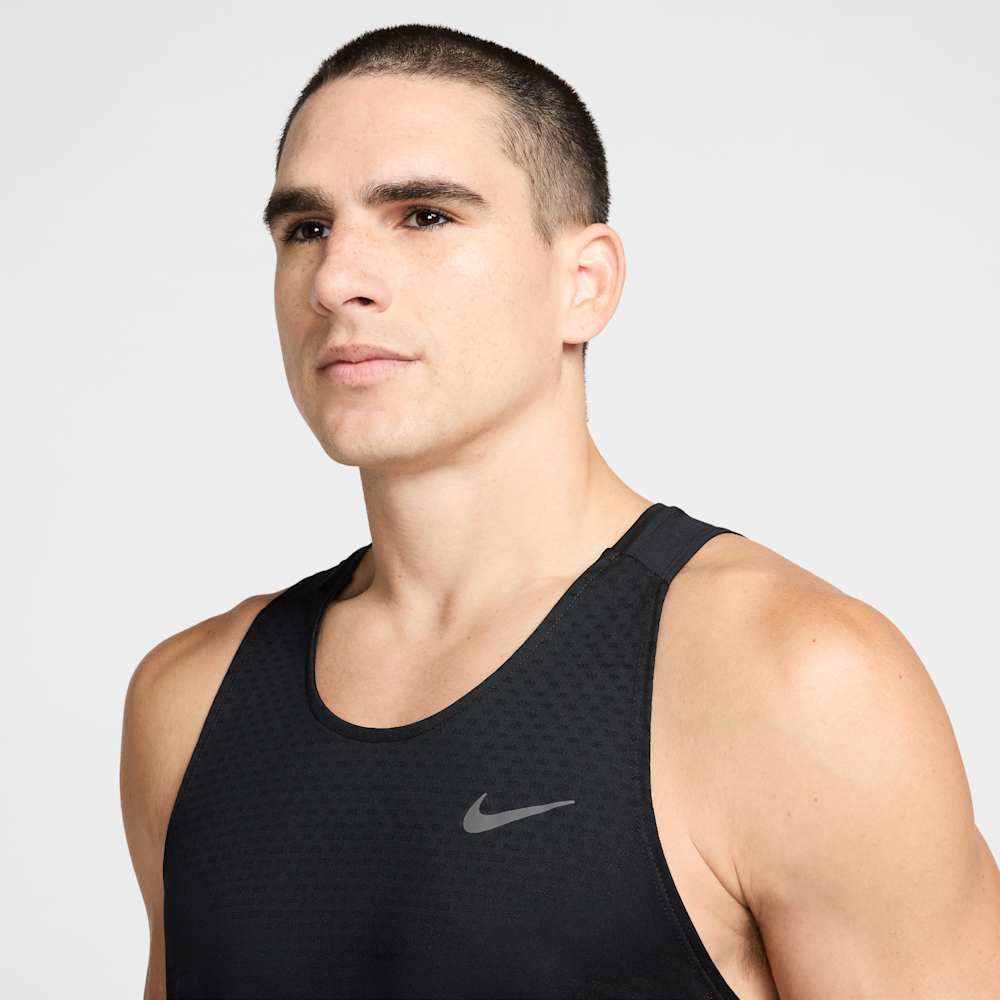 Camisetas y esqueletos para correr para hombre en negro · HV5210-010 - vista 3