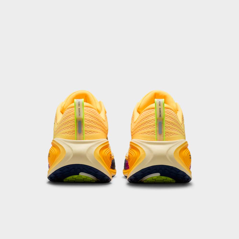 Tenis para correr para hombre en amarillo · HV8150-802 - vista 6