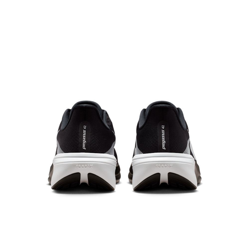 Tenis para correr para hombre en negro · IB1873-001 - vista 6