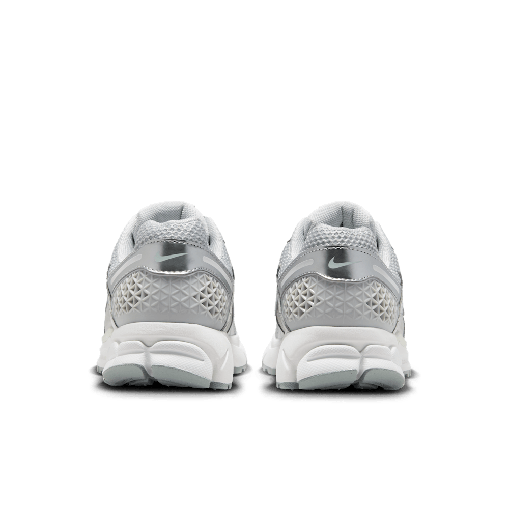Tenis casual para mujer en gris · IB8929-004 - vista 6