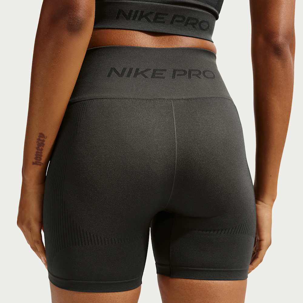 Shorts y Pantalonetas para entrenamiento para mujer en gris · IF1210-070 - vista 3