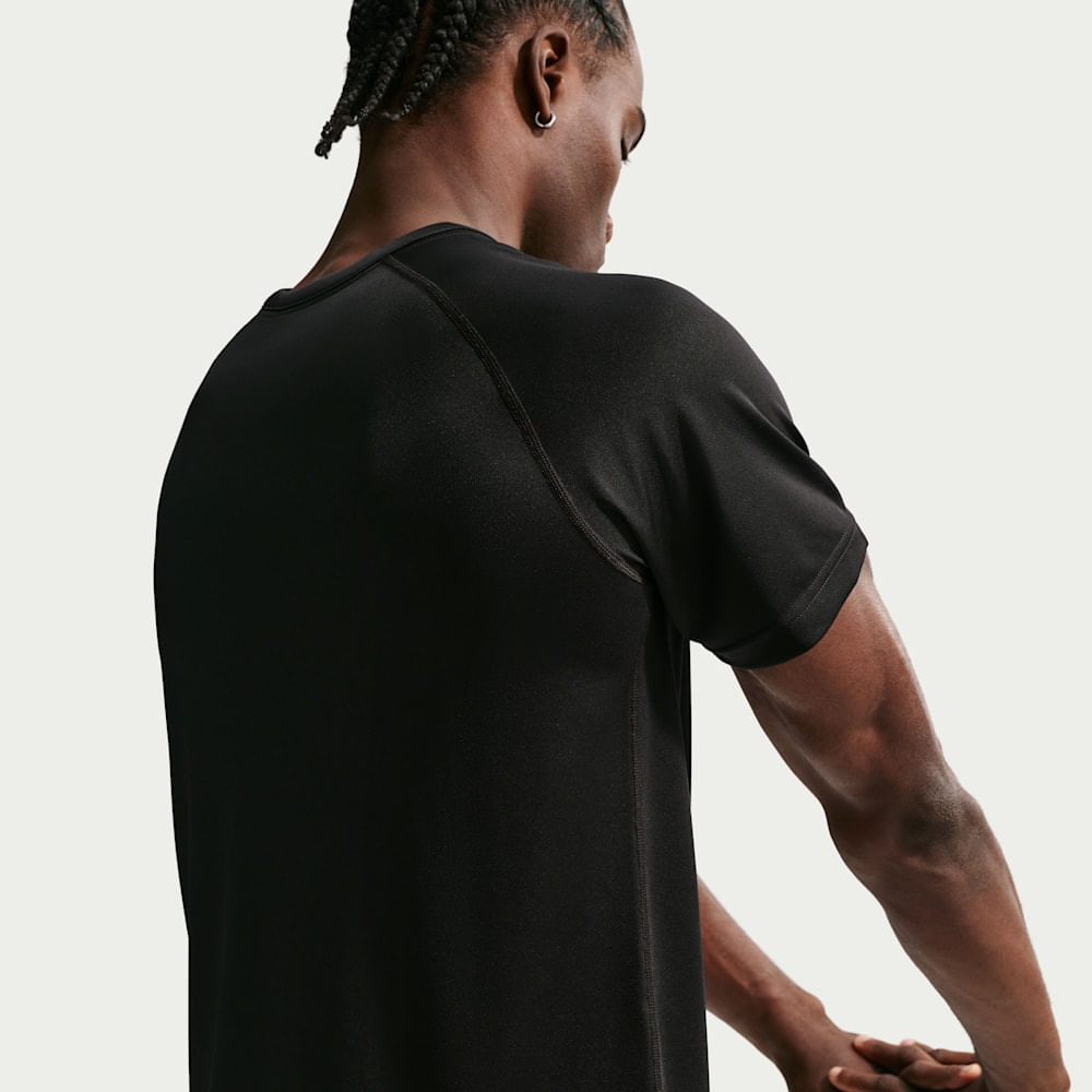 Camisetas y esqueletos para entrenamiento para hombre en negro · IF2136-010 - vista 2