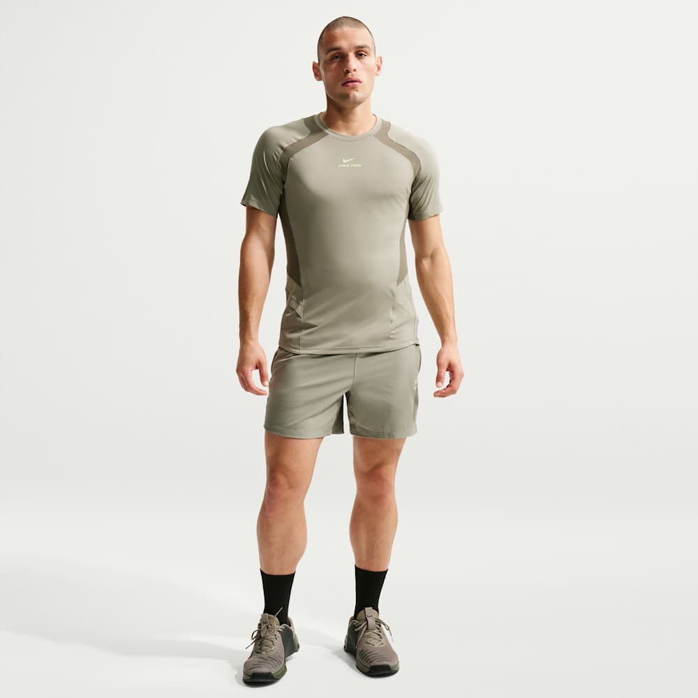 Camisetas y esqueletos para entrenamiento para hombre en verde · IF2214-320 - vista 4