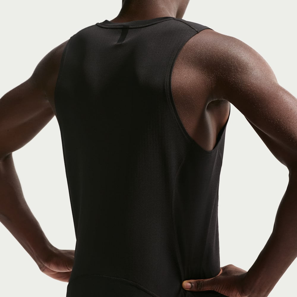 Camisetas y esqueletos para entrenamiento para hombre en negro · IF2805-010 - vista 2