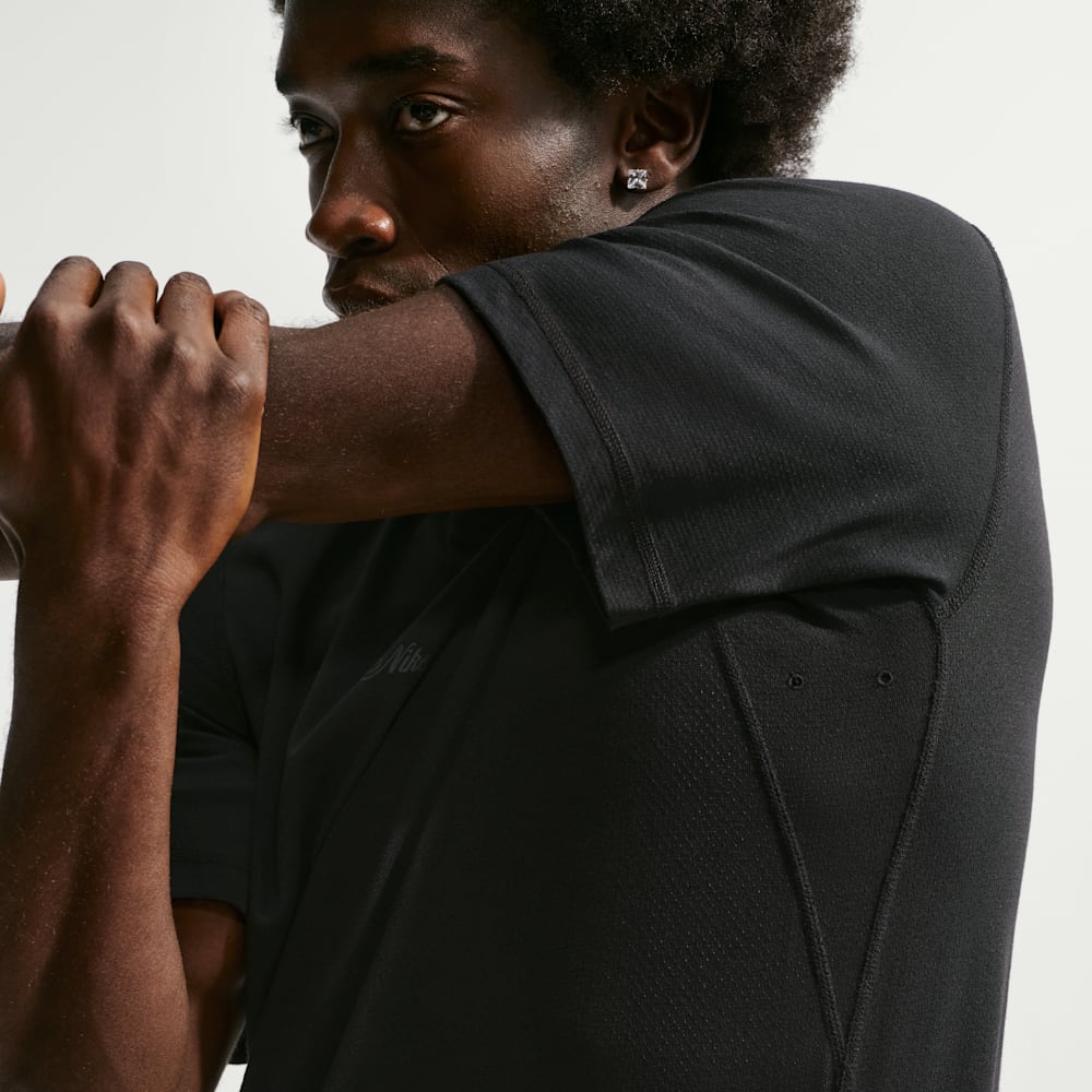 Camisetas y esqueletos para entrenamiento para hombre en negro · IF2810-010 - vista 3
