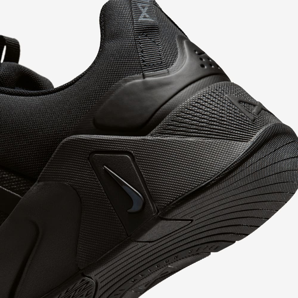 Tenis para entrenamiento para hombre en negro · II7405-001 - vista 8
