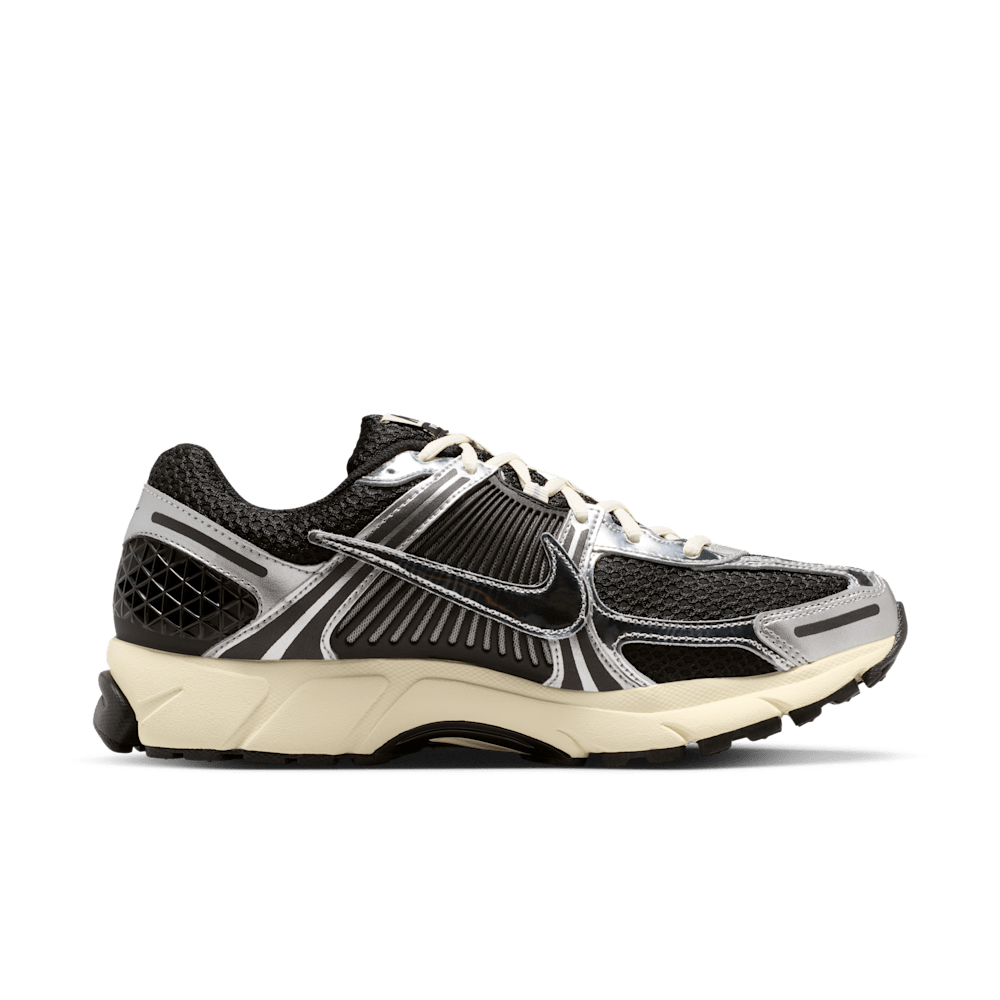 Tenis casual para hombre en negro · IM3486-003 - vista 3