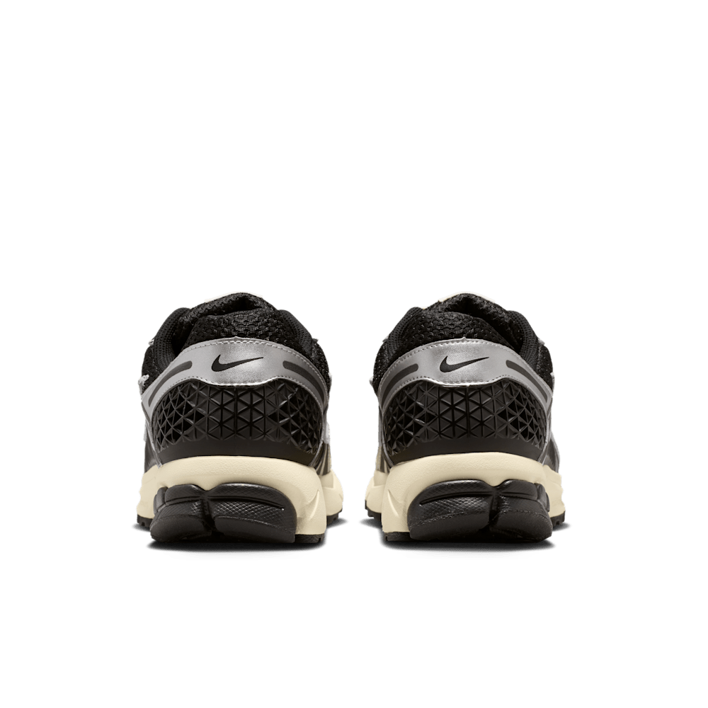 Tenis casual para hombre en negro · IM3486-003 - vista 6