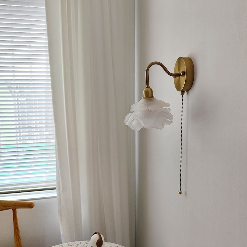 Golden Wall Light with Milk Glass Down Chalk Metal Shade, 220V-240V-Fnaisn