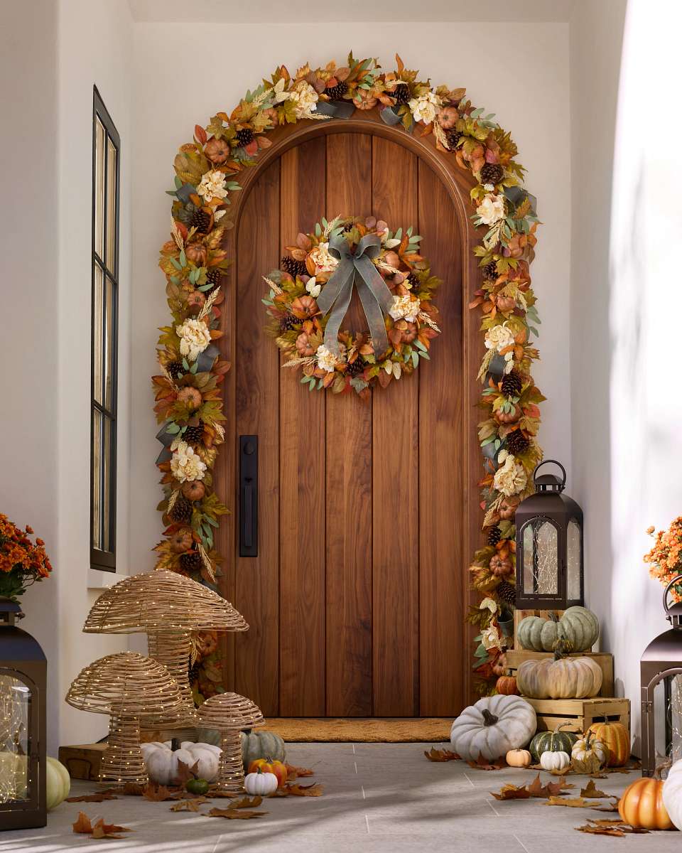 Outdoor Lit All-Weather Wicker Mushrooms
