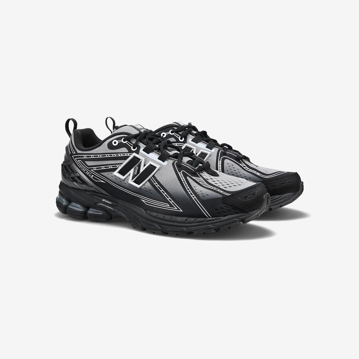 U19069BR - Black