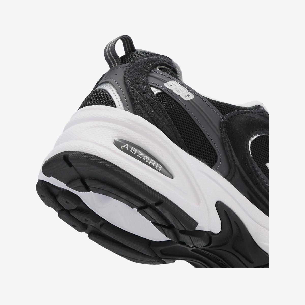 MR530CC - Black