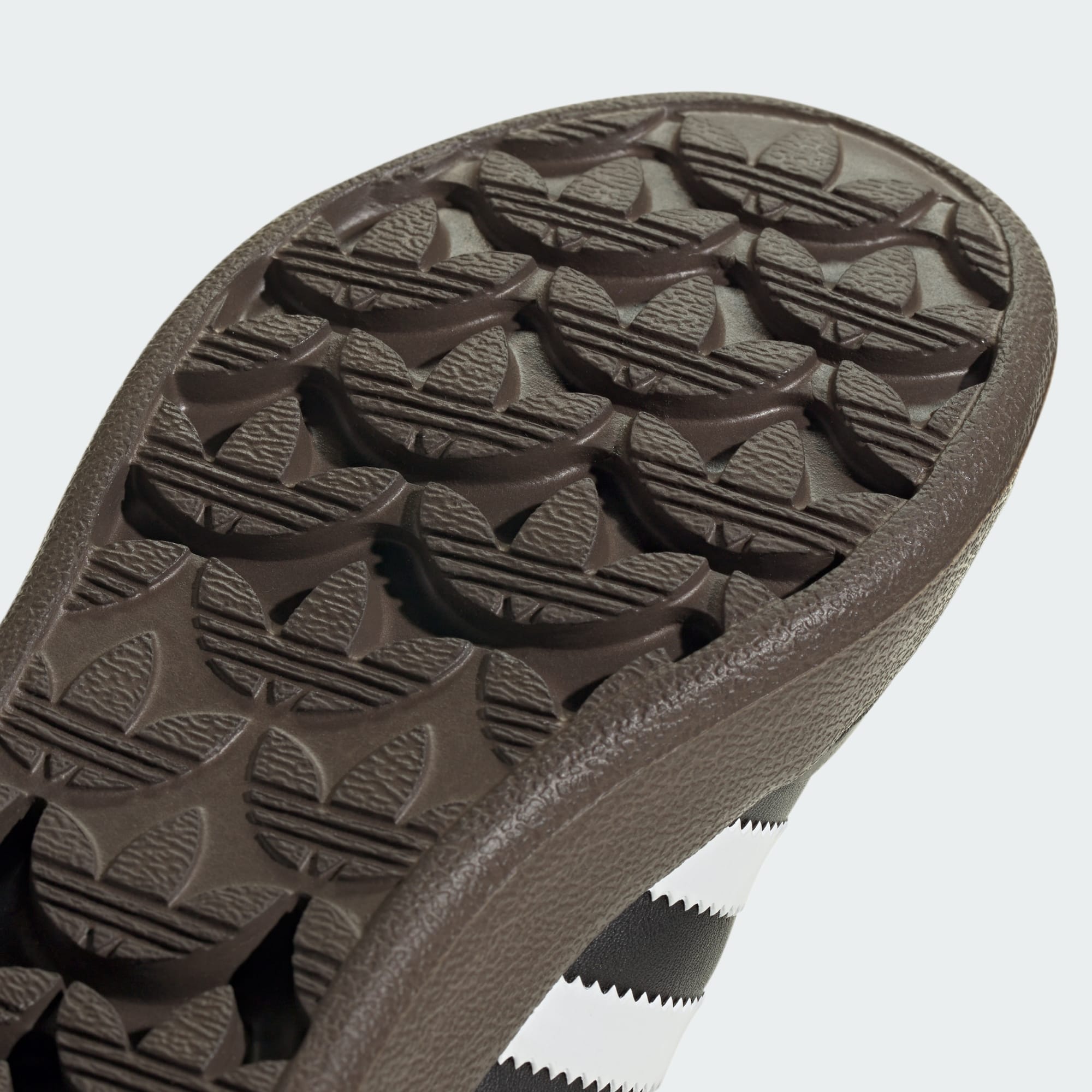 아디폼 삼바 360 - Core Black / Cloud White / Gum