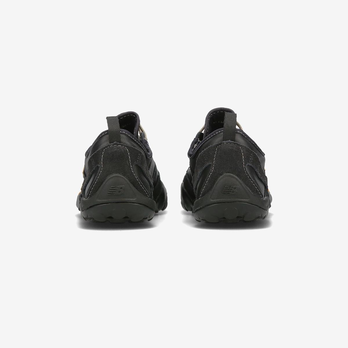 MT10O6NW - Black