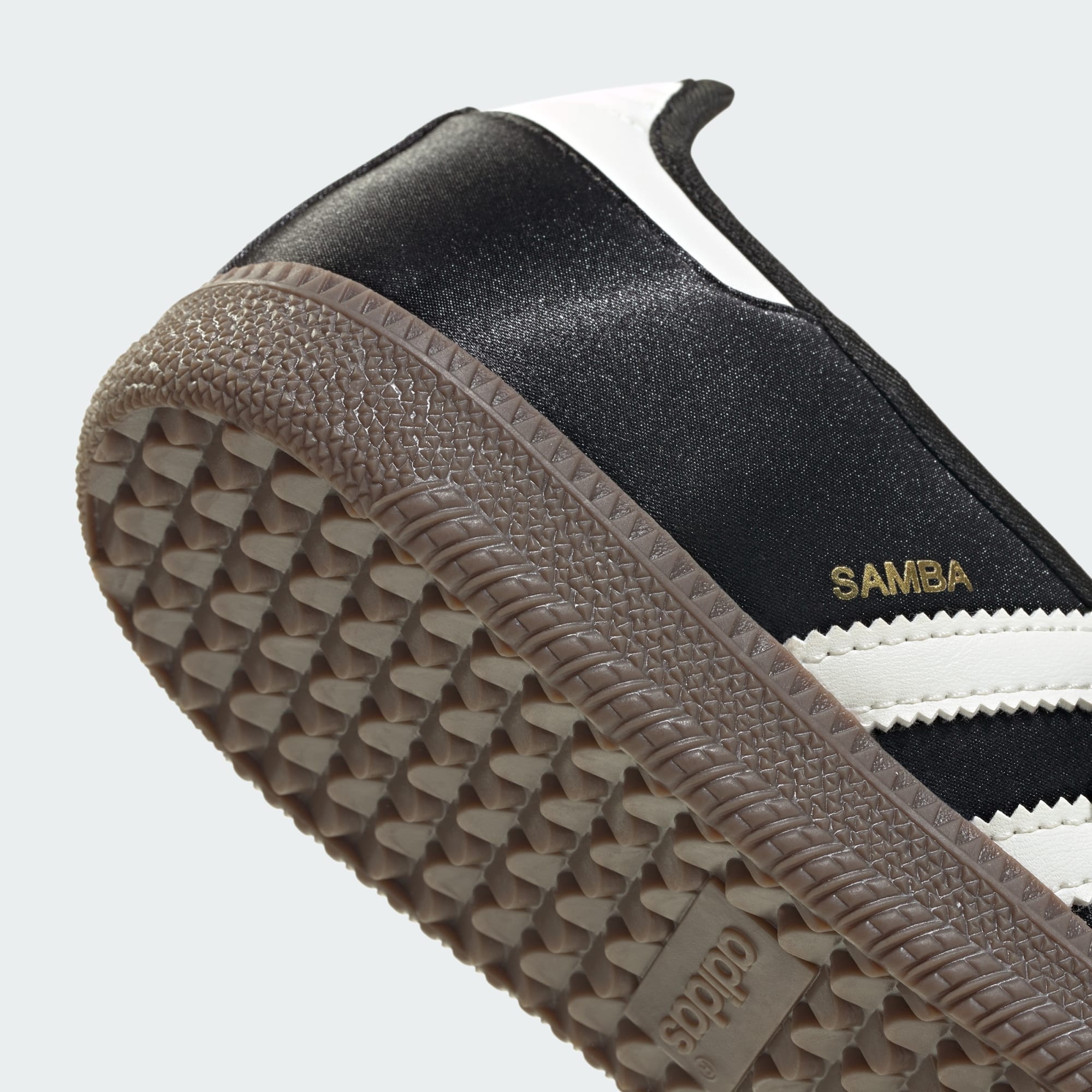 삼바 제인 - Core Black / Off White / Gold Metallic