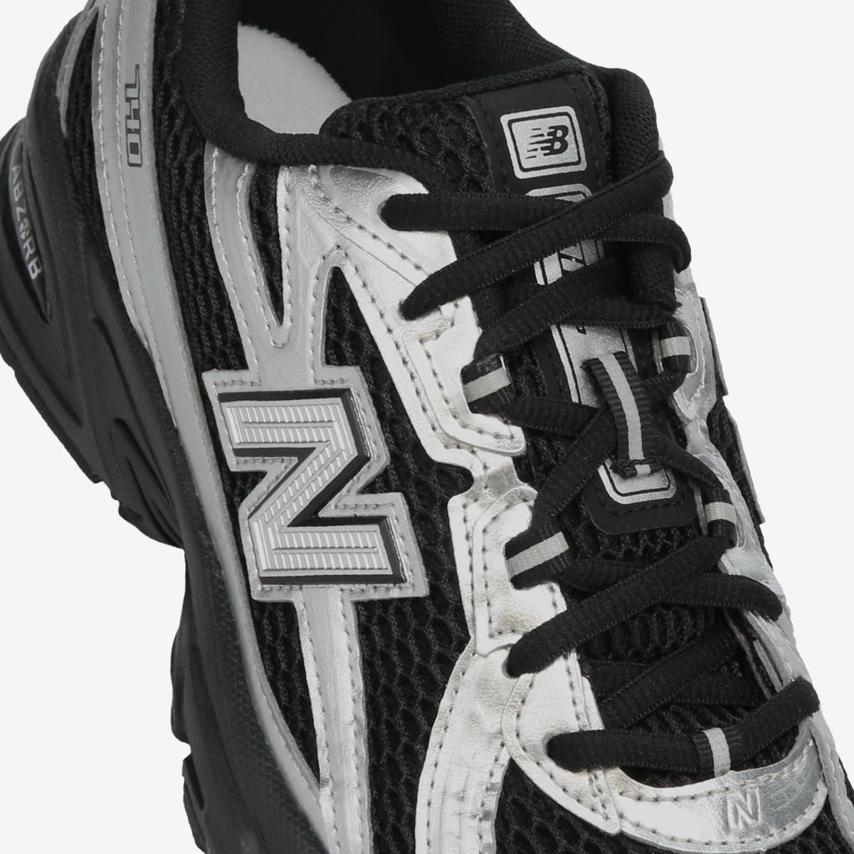 U7403FT - Black