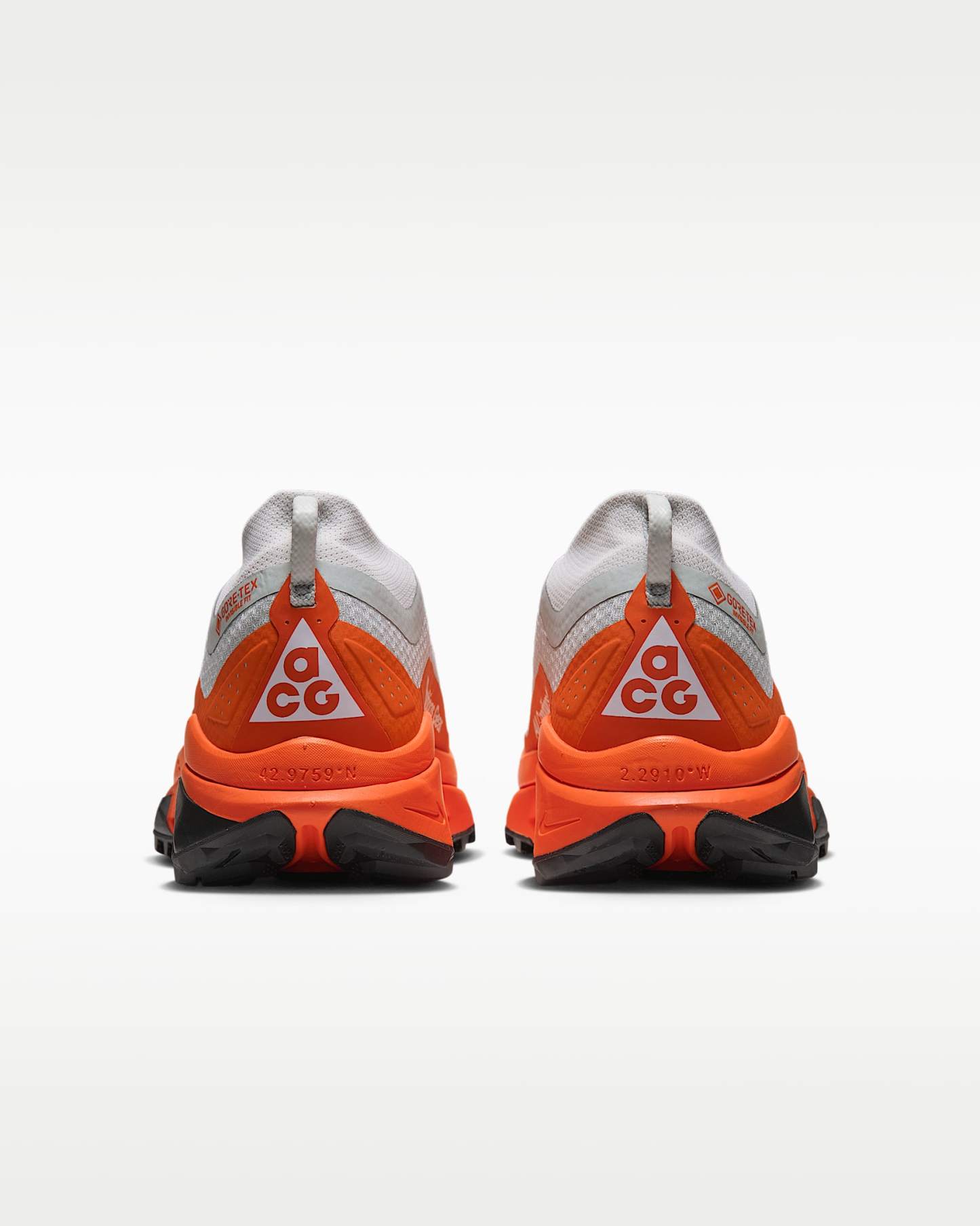 나이키 ACG 제가마 트레일 GORE-TEX 남성 워터프루프 트레일 러닝화 - 라이트 실버/세이프티 오렌지/블랙/서밋 화이트