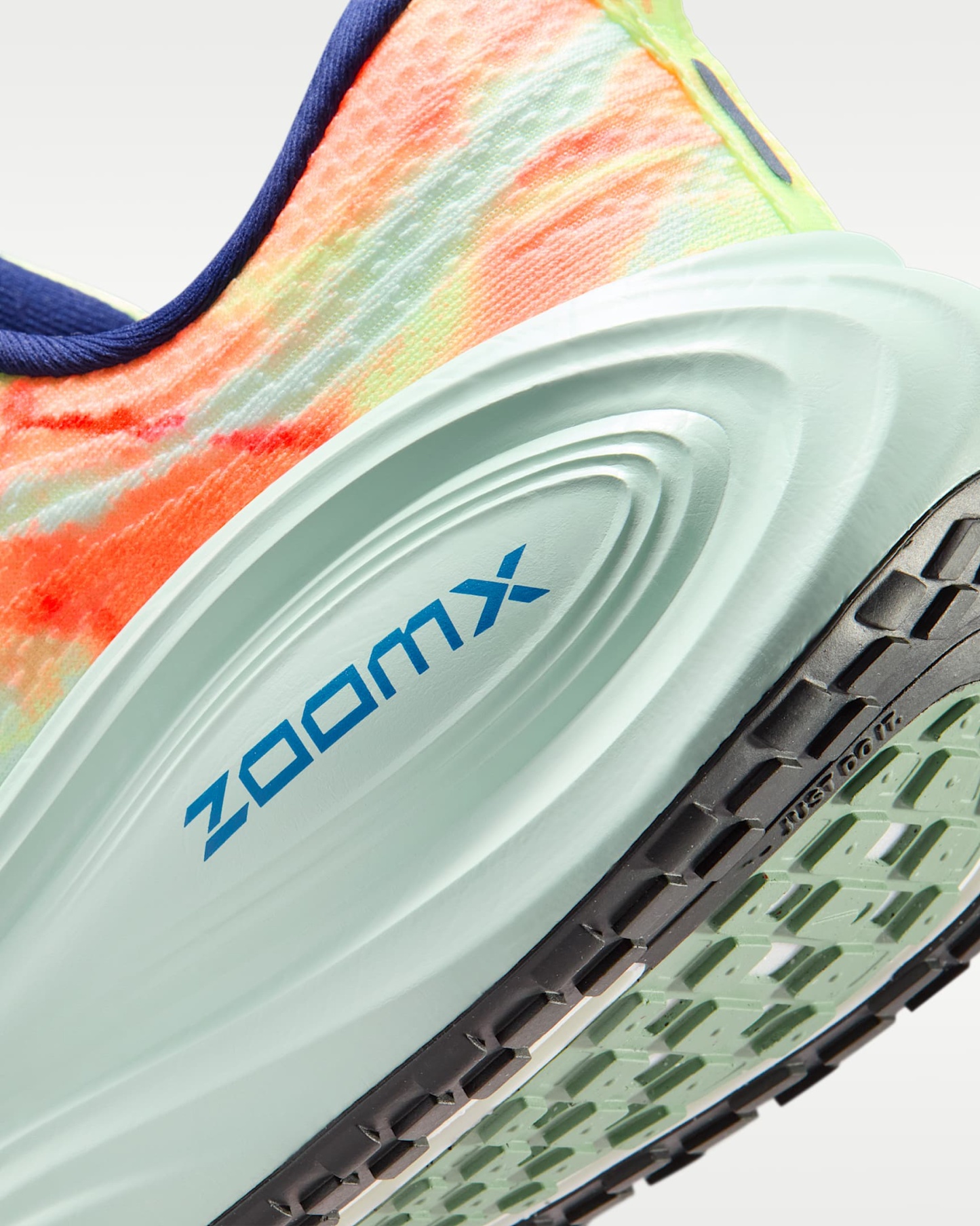 나이키 보메로 플러스 남성 로드 러닝화 - 배얼리 볼트/핫 라바/블루 보이드/인디고 버스트