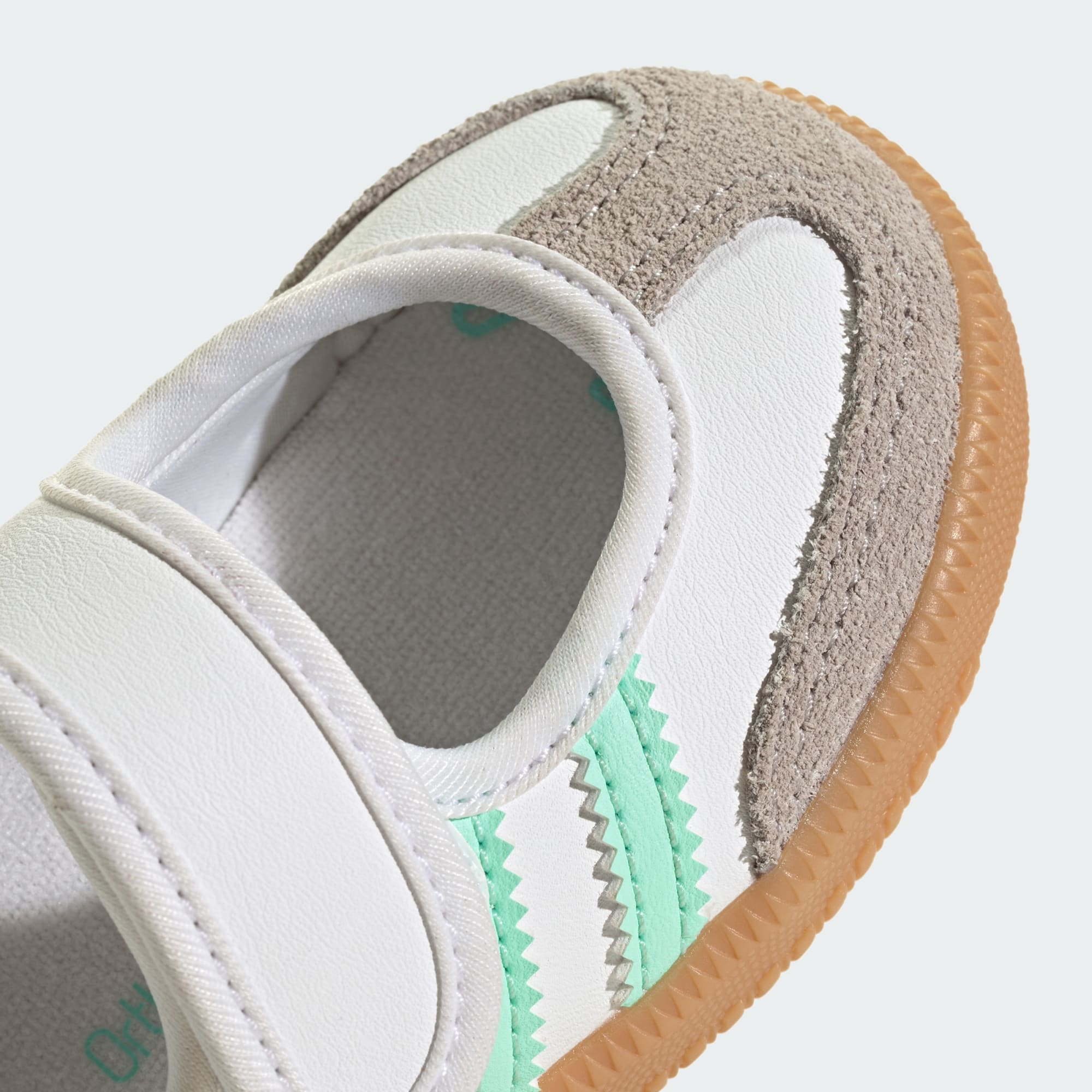 삼바 제인 - Cloud White / Easy Green / Gum