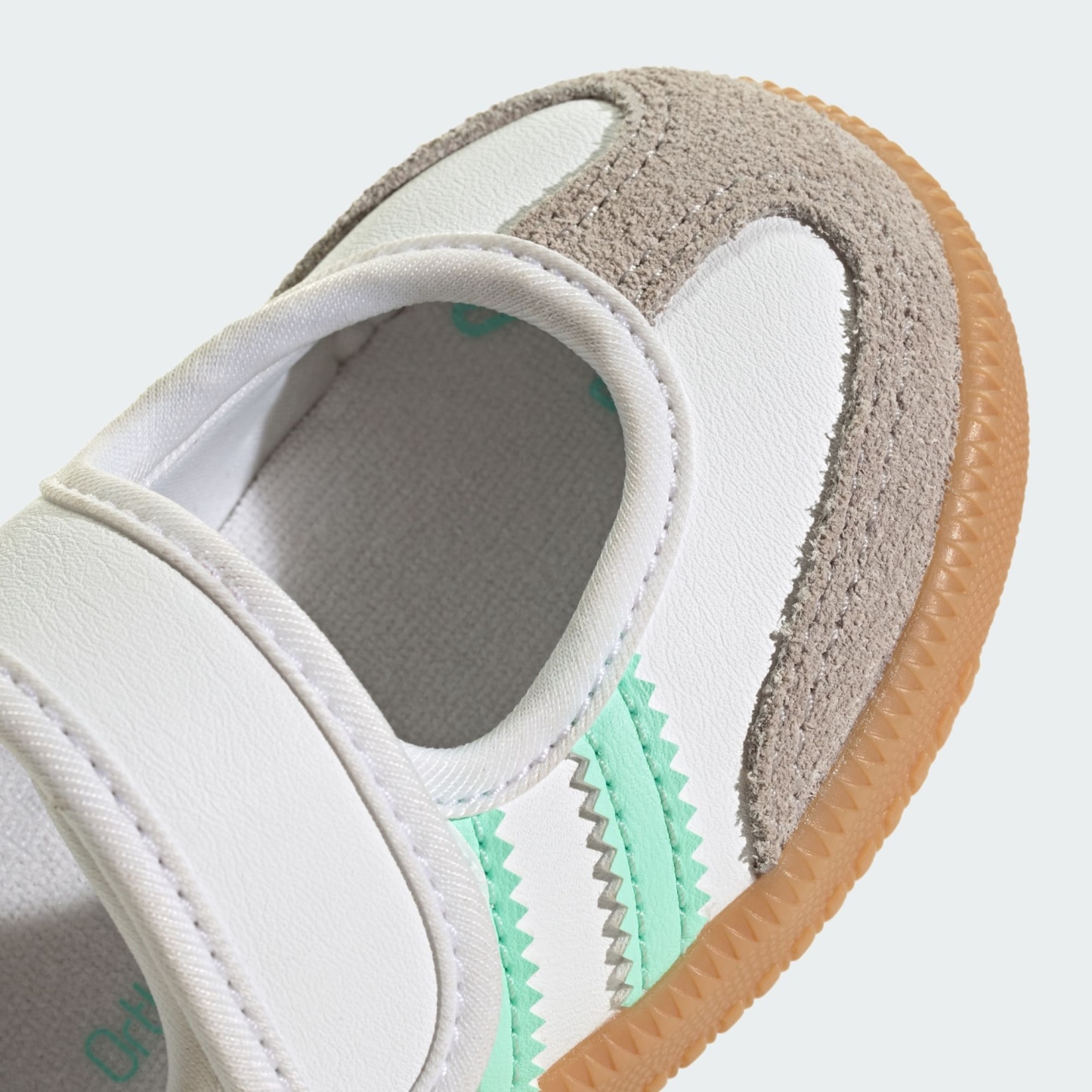 삼바 제인 - Cloud White / Easy Green / Gum