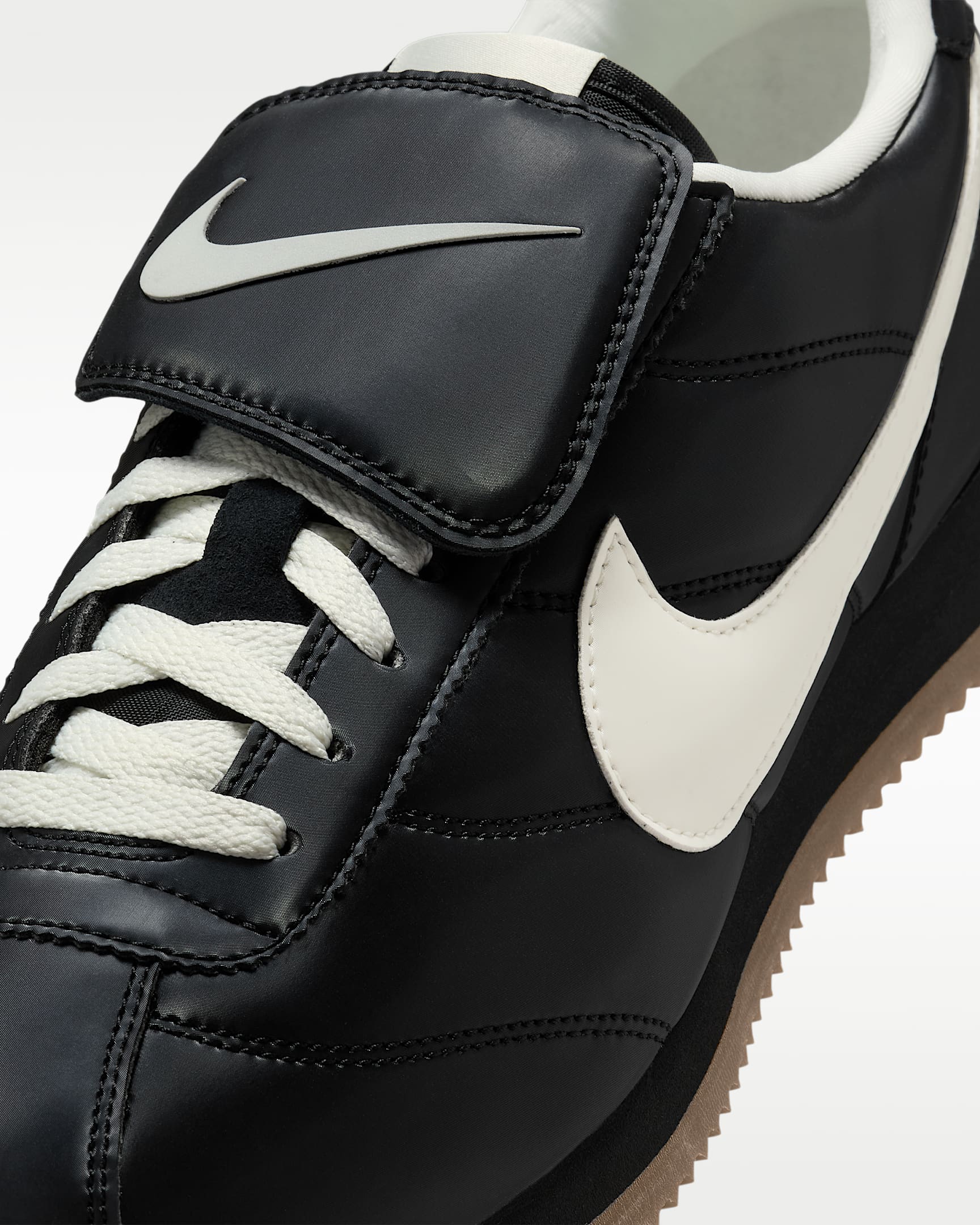나이키 코르테즈 SE 남성 신발 - 블랙/검 다크 브라운/메탈릭 다크 그레이/세일