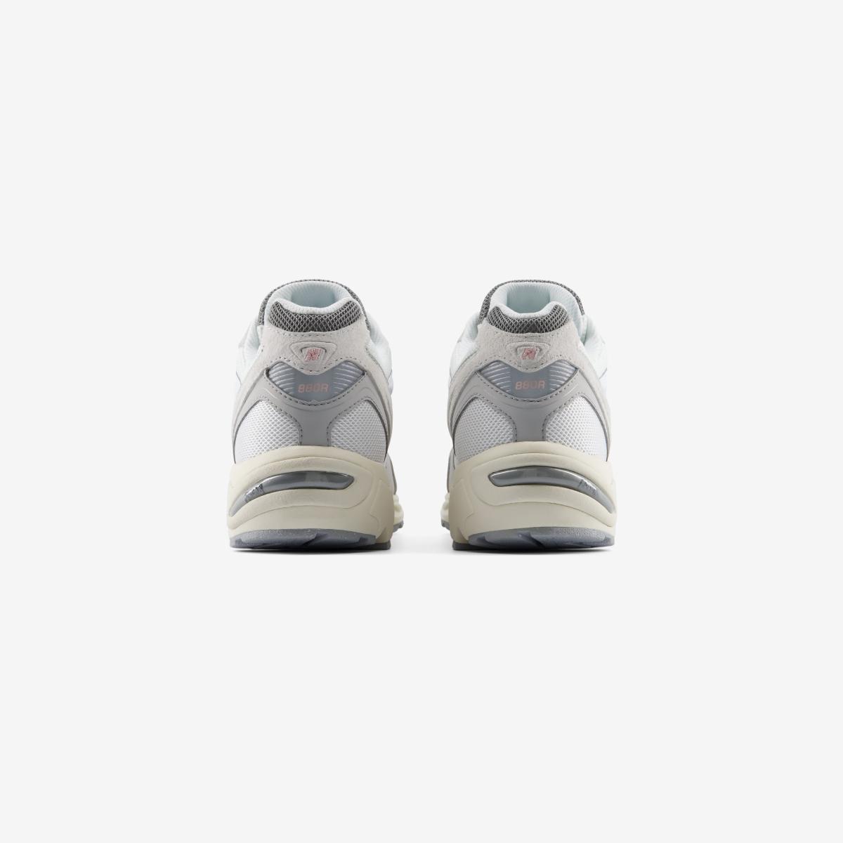 U880R69L - Ivory