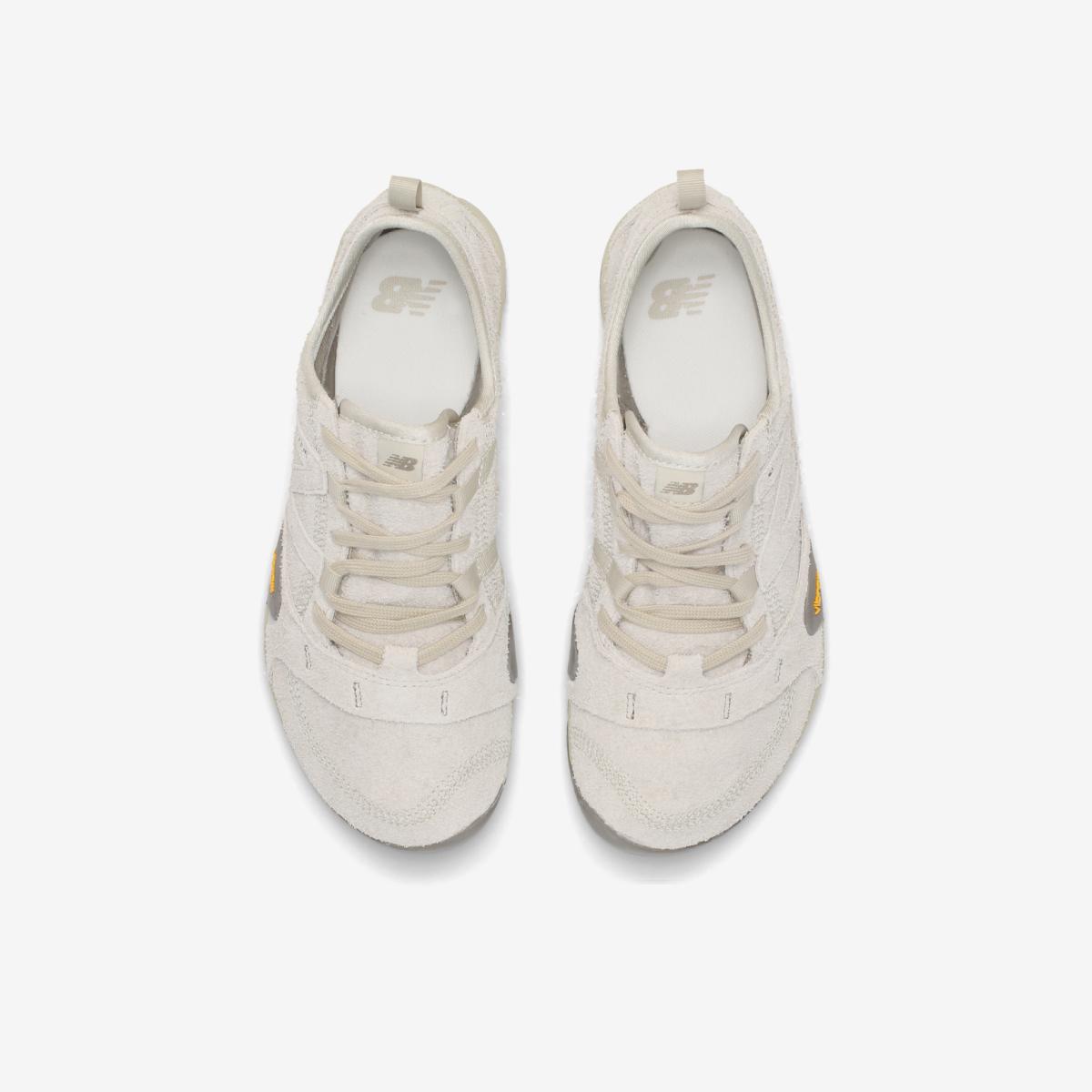 MT10OPR - Ivory