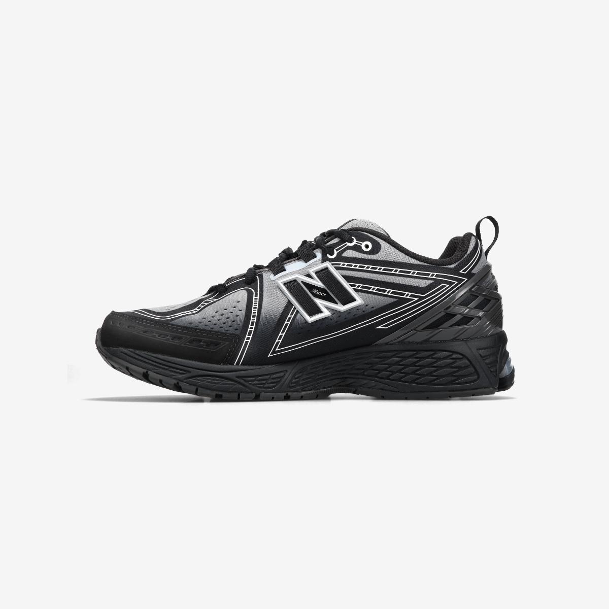 U19069BR - Black