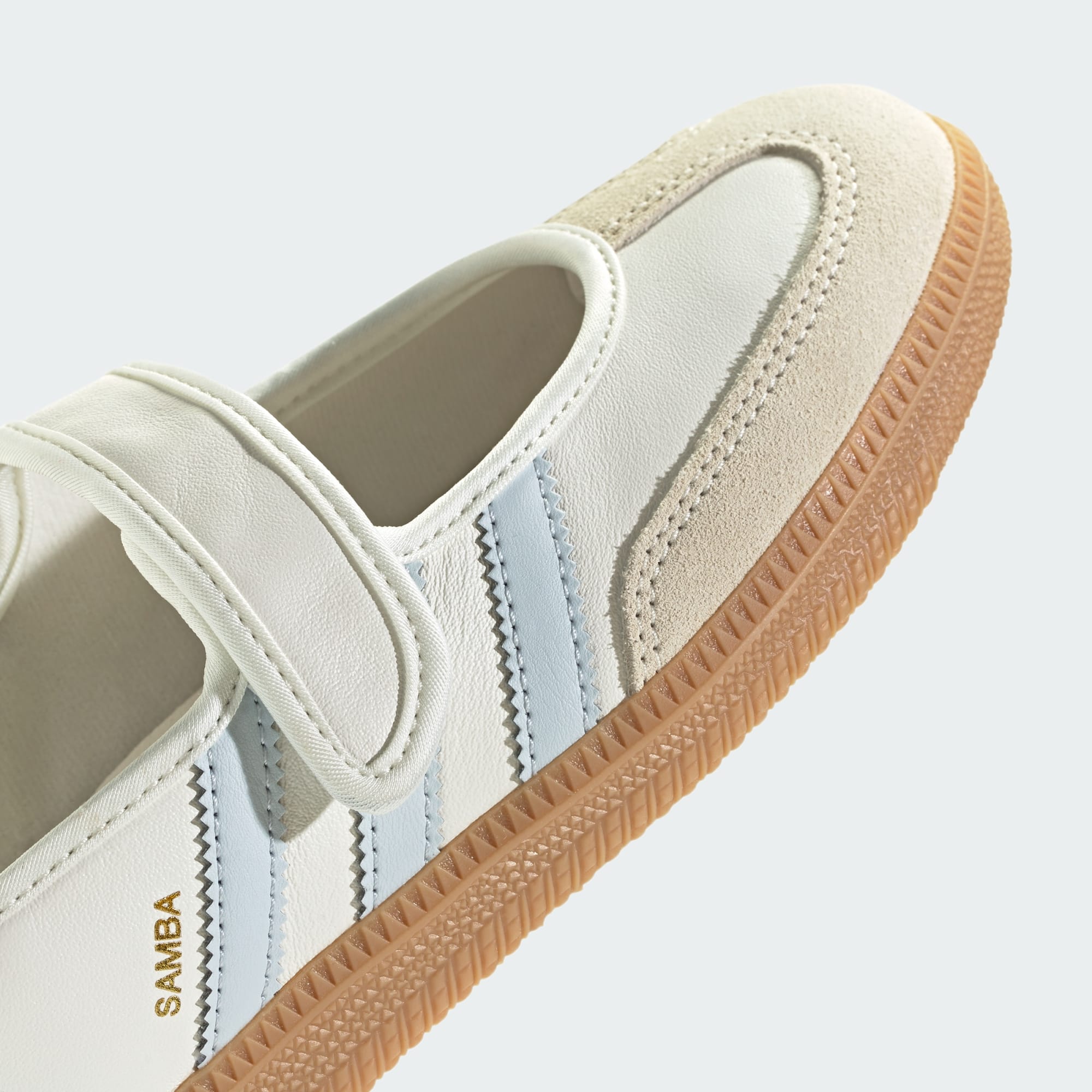 삼바 제인 - Cloud White / Gum / Halo Blue
