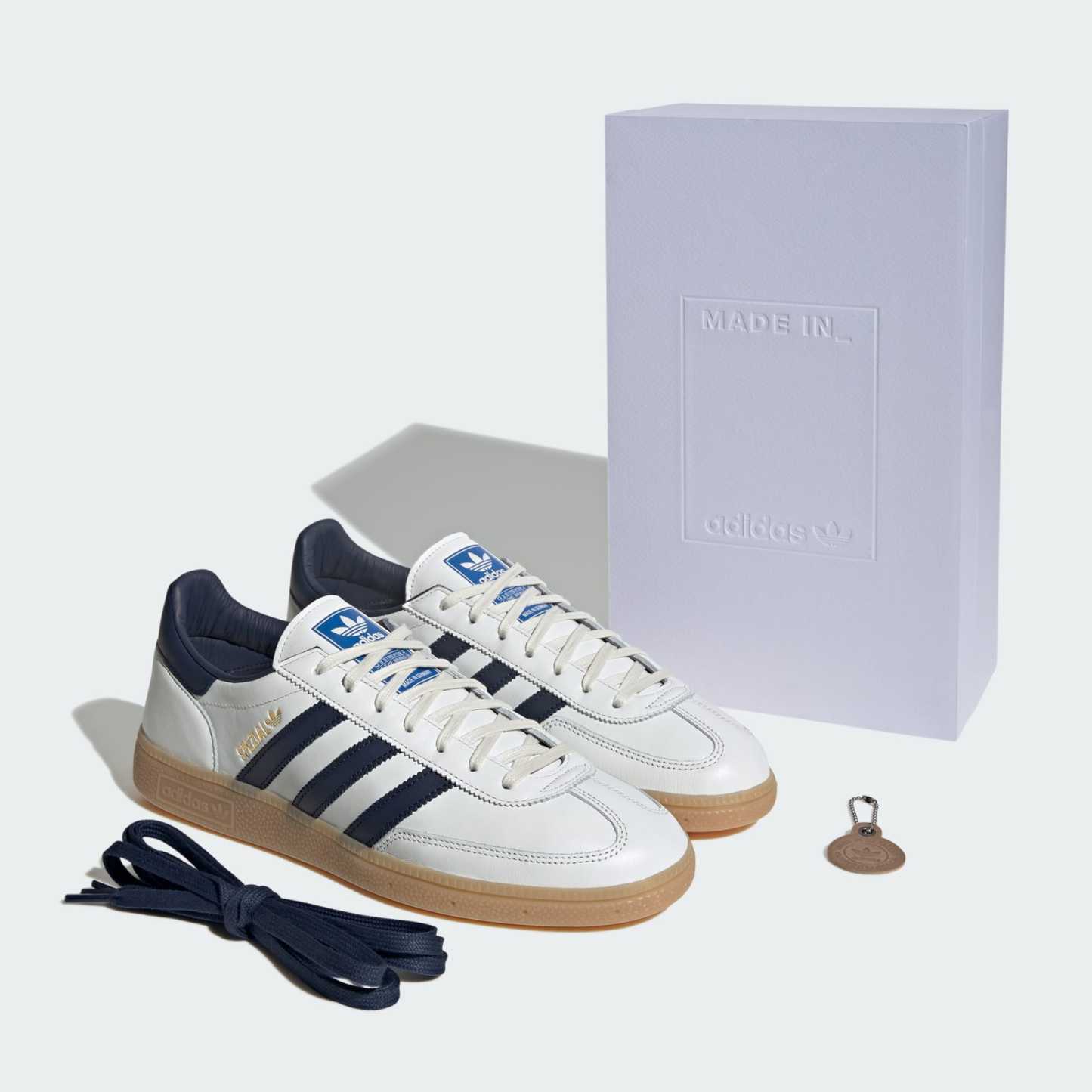 핸드볼 스페지알  Made in Germany - Core White / Night Indigo / Gum - JR9532 - Packaging View