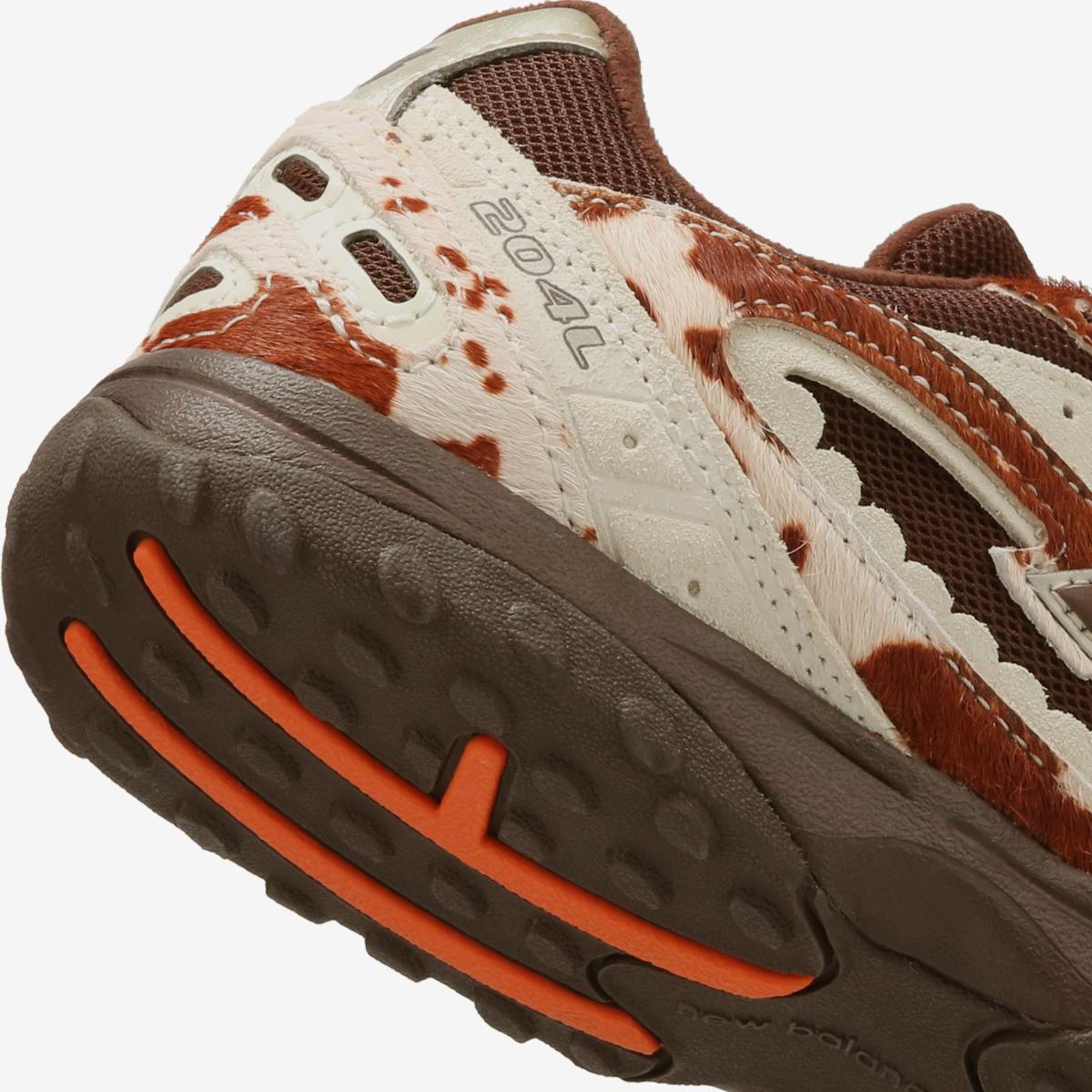 U204L3Z7 - Brown