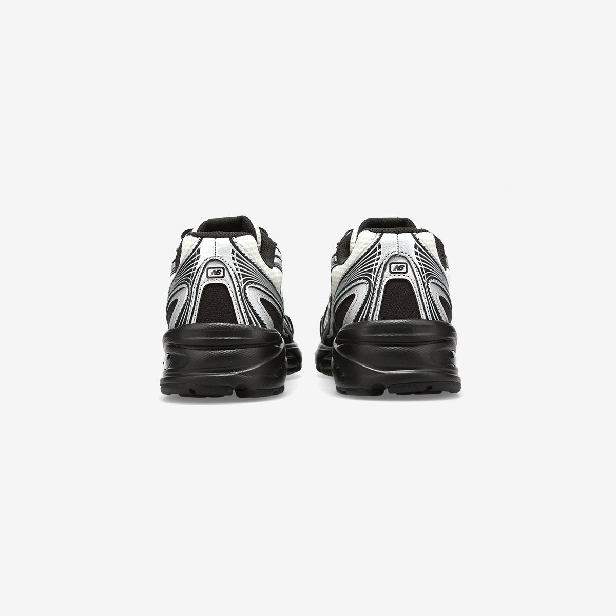 U7408PL - Black