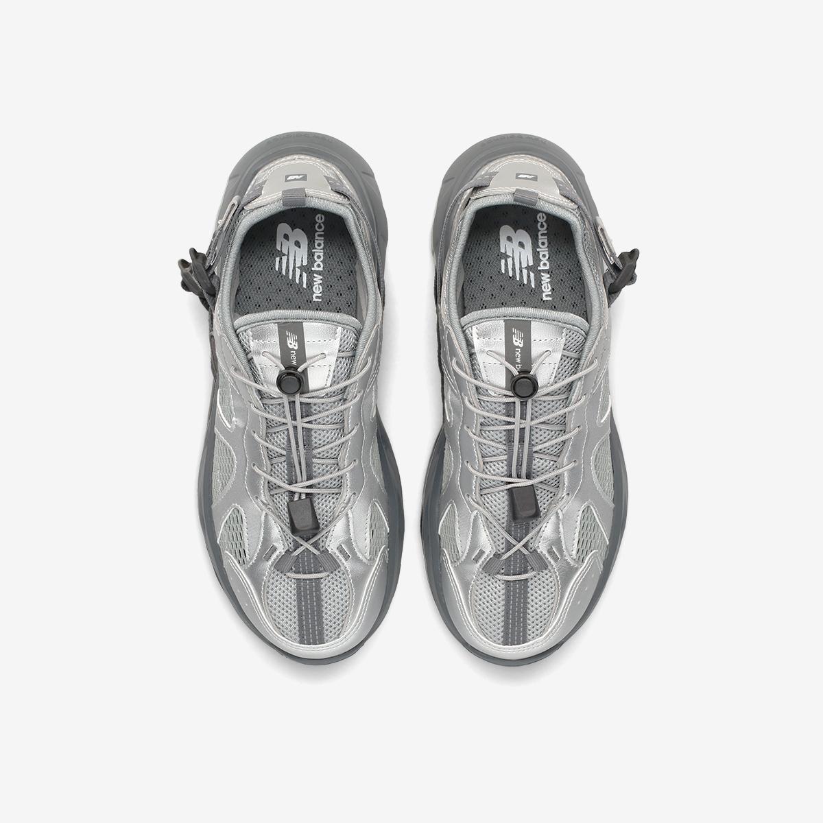 Kave / SD2401BK - Glossy Grey