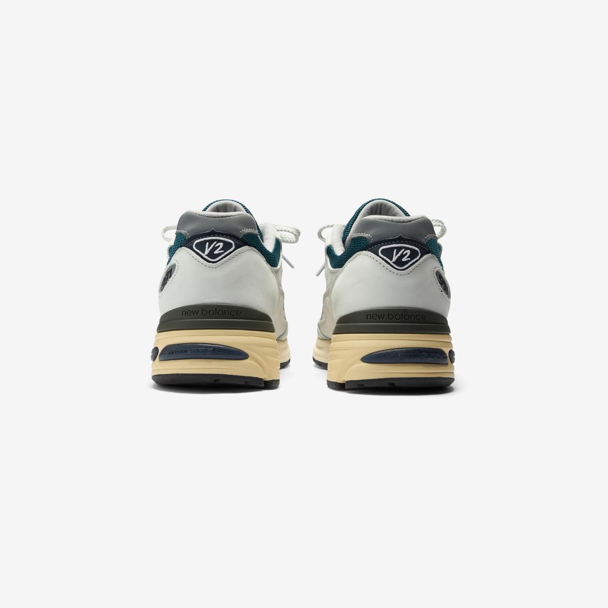 U991VO2 - White