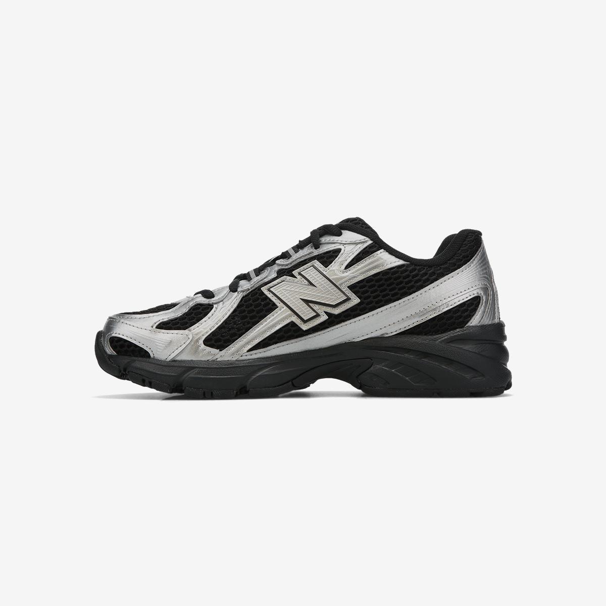 U7403FT - Black