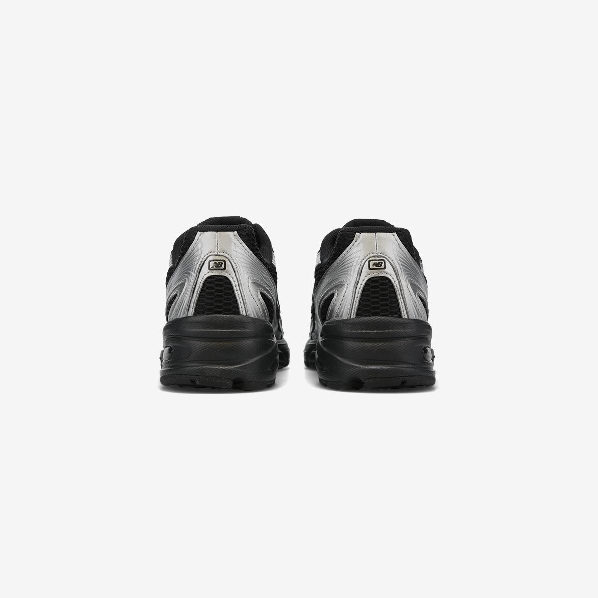U7403FT - Black
