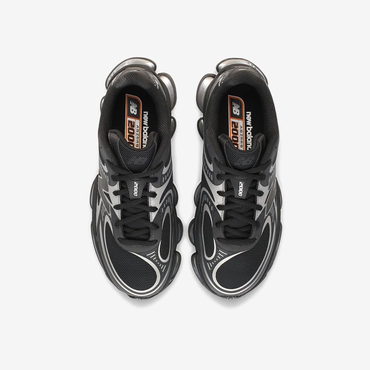 U20007TW - Black