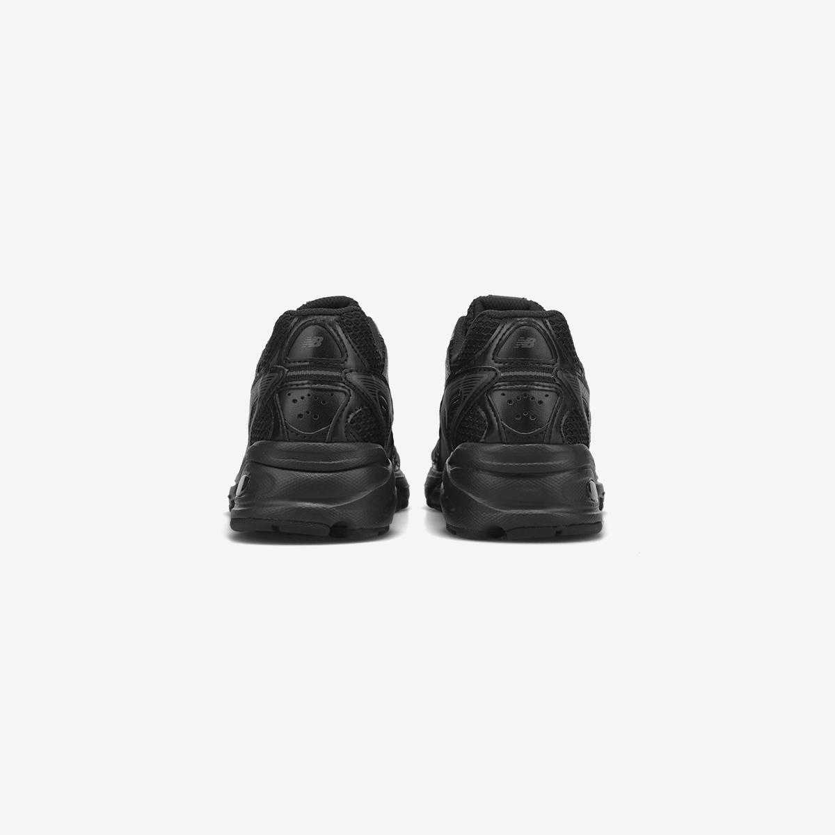 U5097N5 - Black