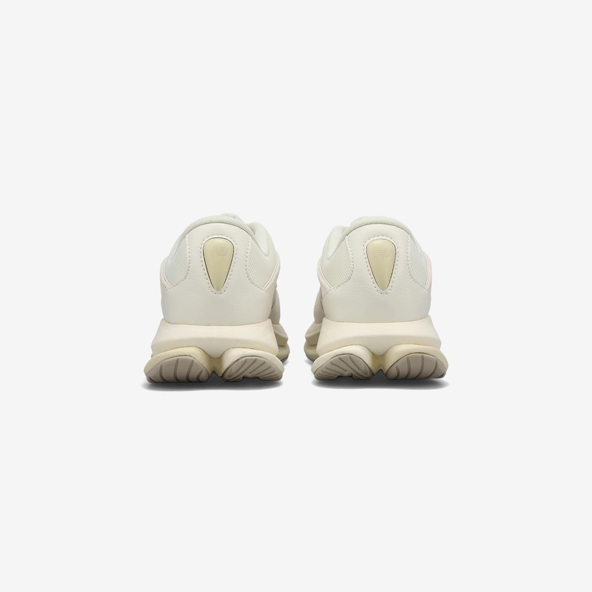 UTFOA4U0 - Ivory
