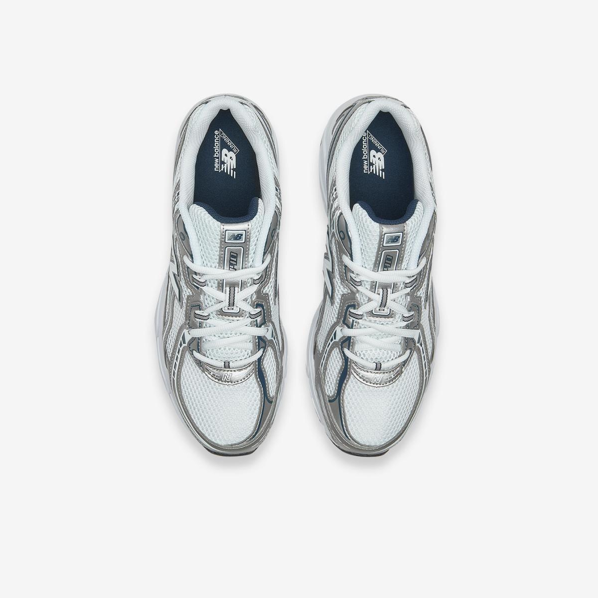 U740BM2 (BLACK SILVER) - Silver