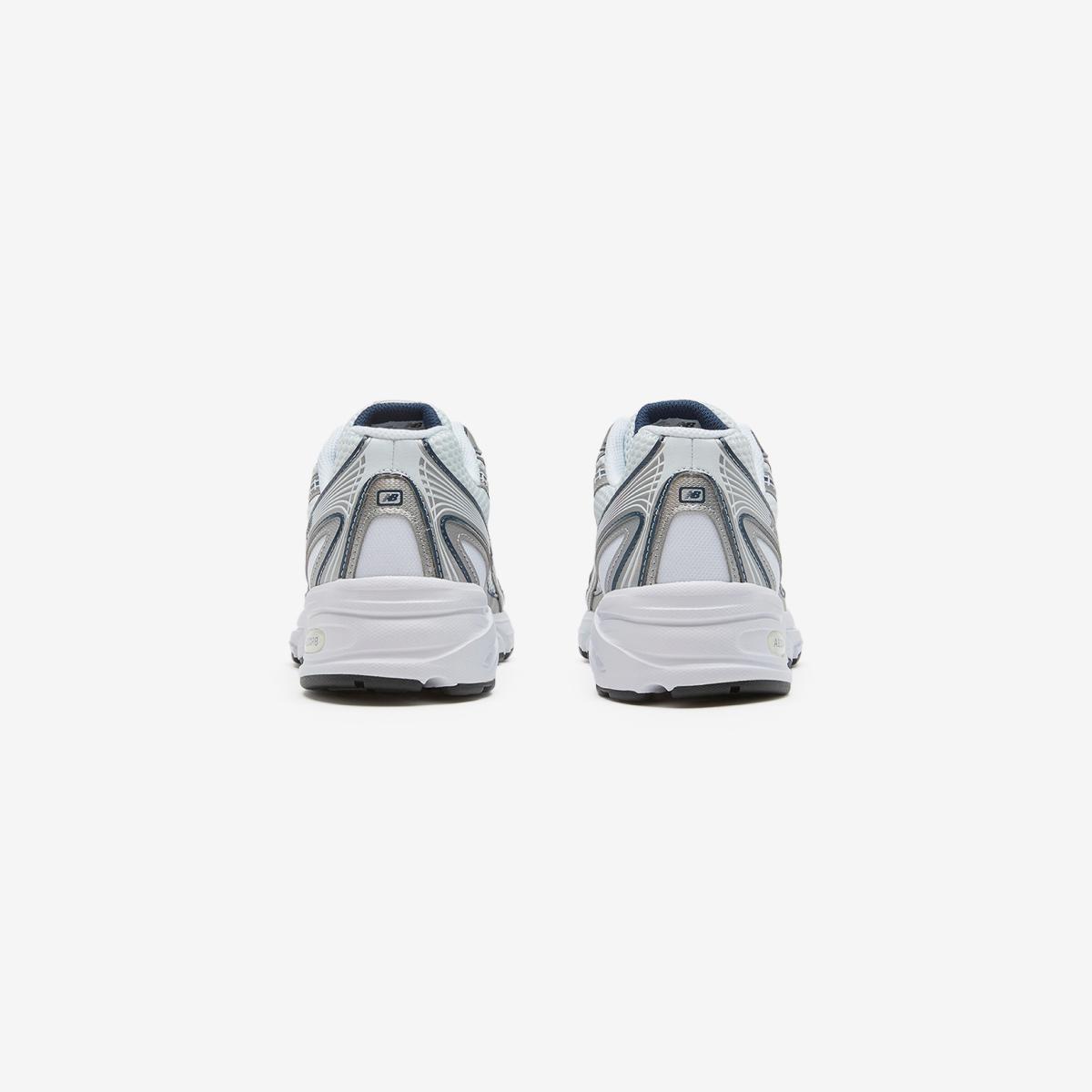 U740BM2 (BLACK SILVER) - Silver