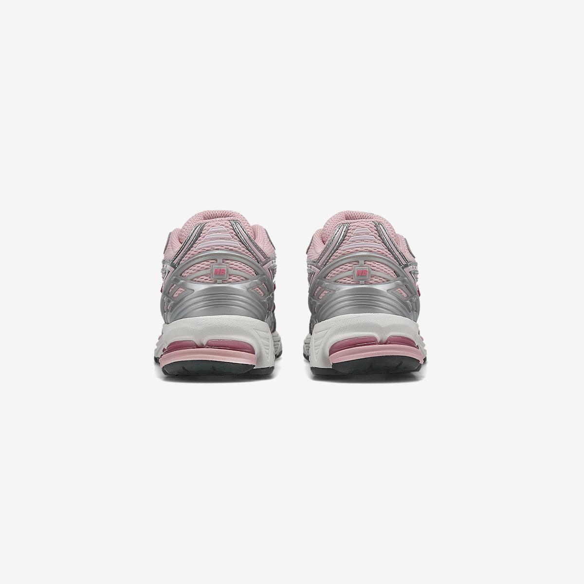 U1906980 - Pink