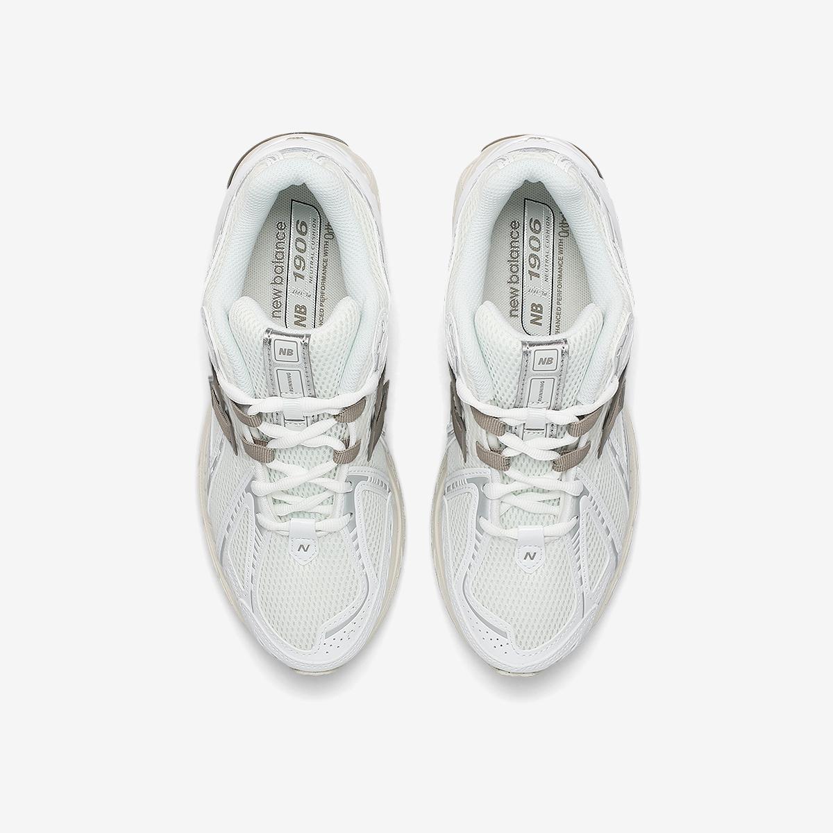 U1906980 - White
