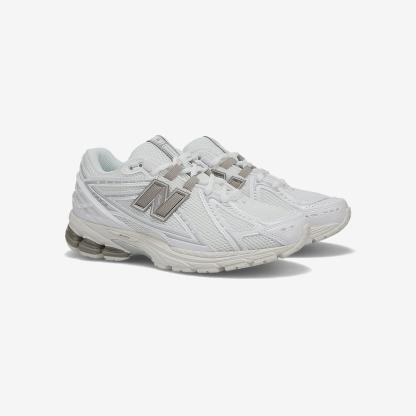 U1906980 - White