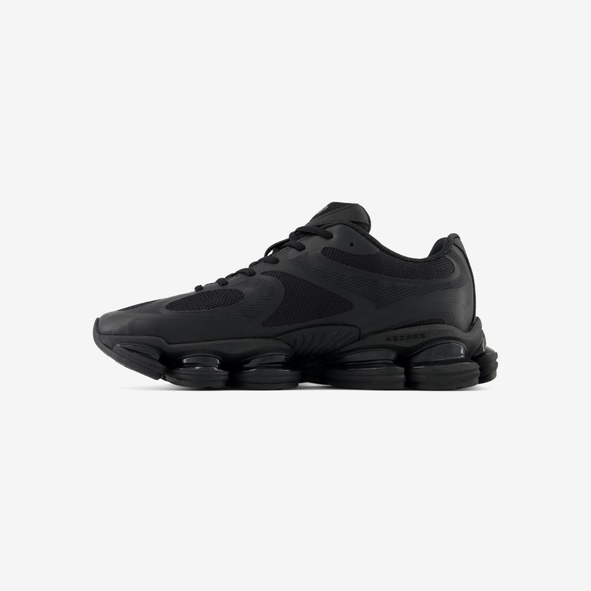 U20005L0 - Black