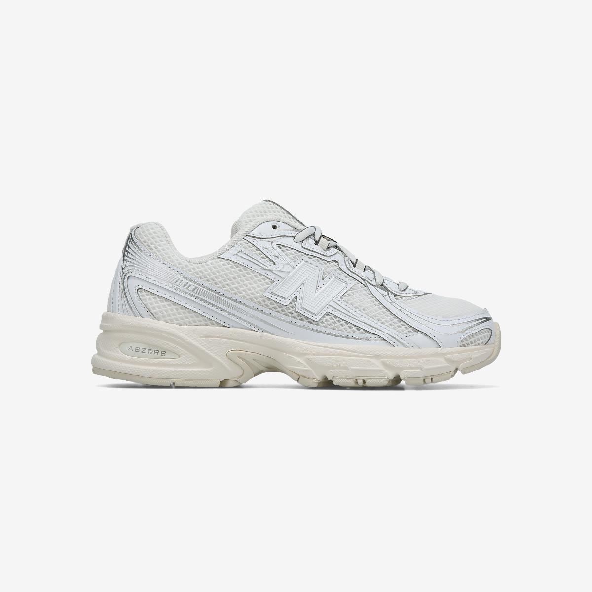 U7401P5 - White