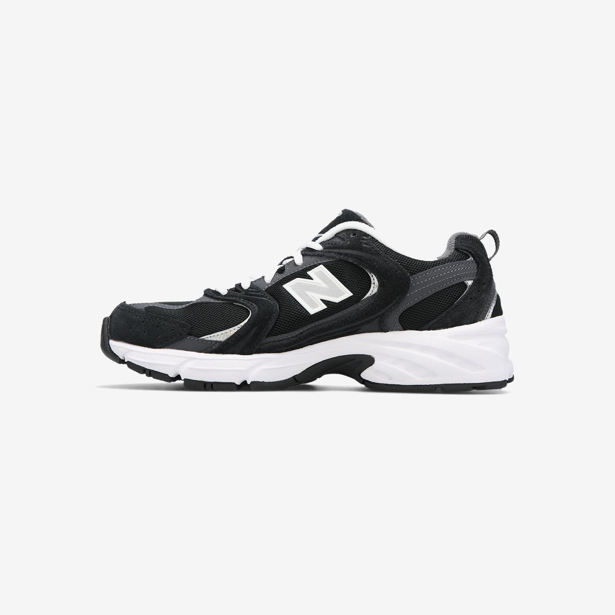 MR530CC - Black