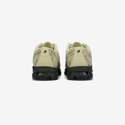 U18905JK - Beige