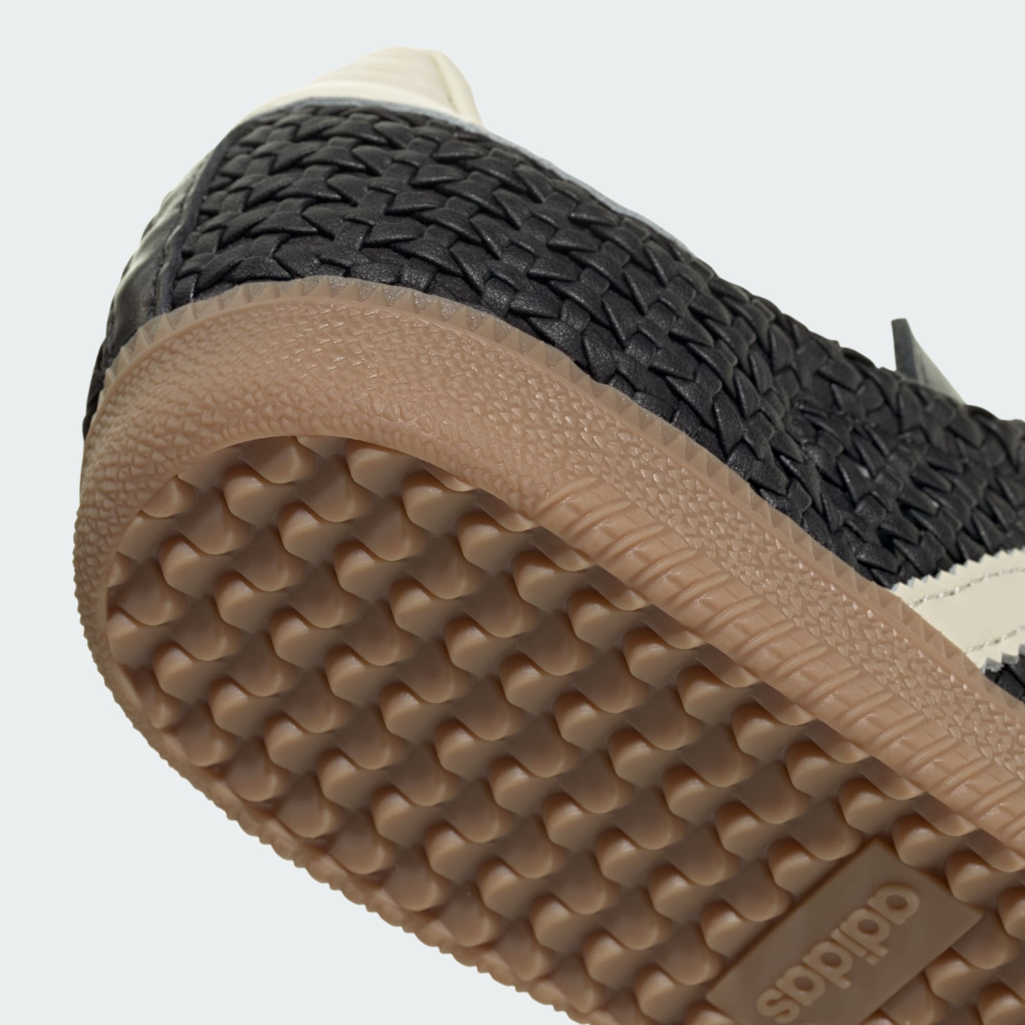 삼바 OG - Core Black / Cream White / Gold Metallic