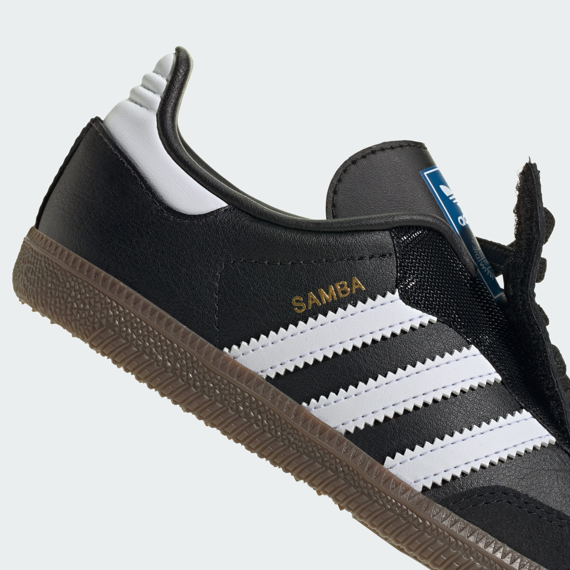 삼바 OG 컴포트 클로저 - Core Black / Cloud White / Gum
